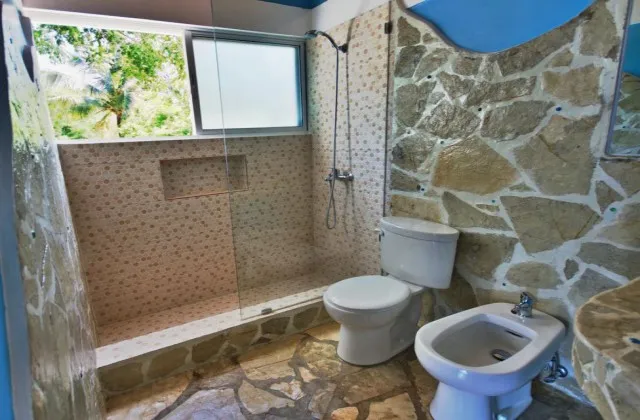 El Mirador Al Mar Sosua room bathroom